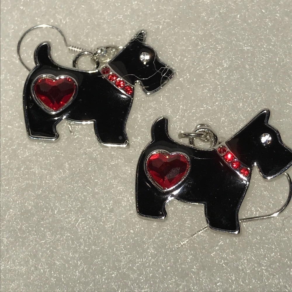 - Scotty Dog 🐕 crystal Heart Earrings
